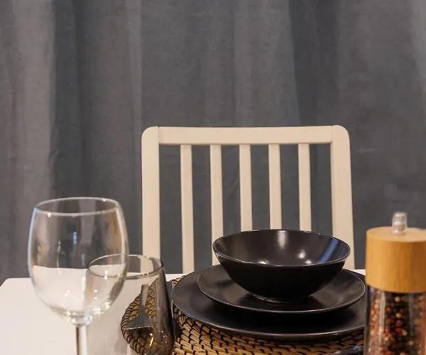Cozy Market-square Retreat Located In The Heart Of The 10th District